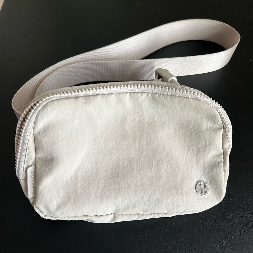 White Opal Everywhere Belt Bag